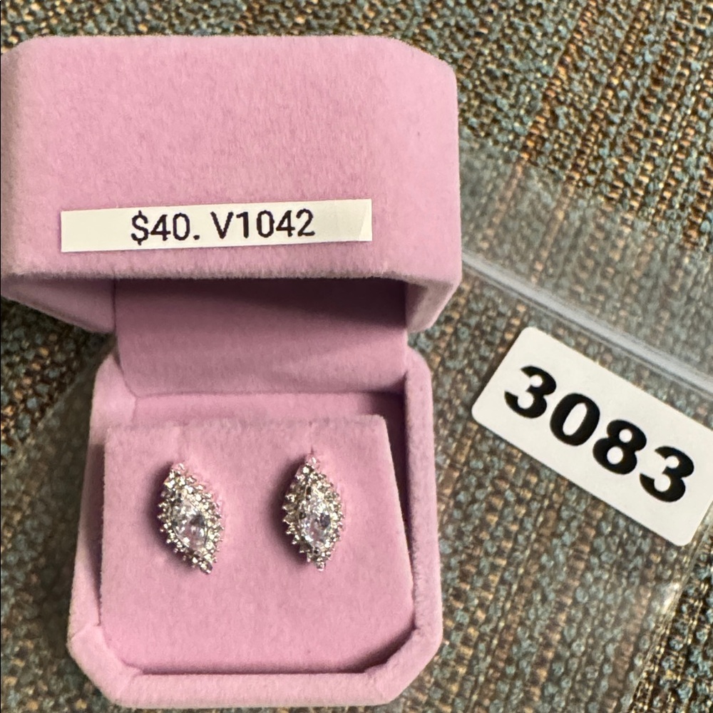 3083 Swarovski Crystal Elements Post Earrings - image 5